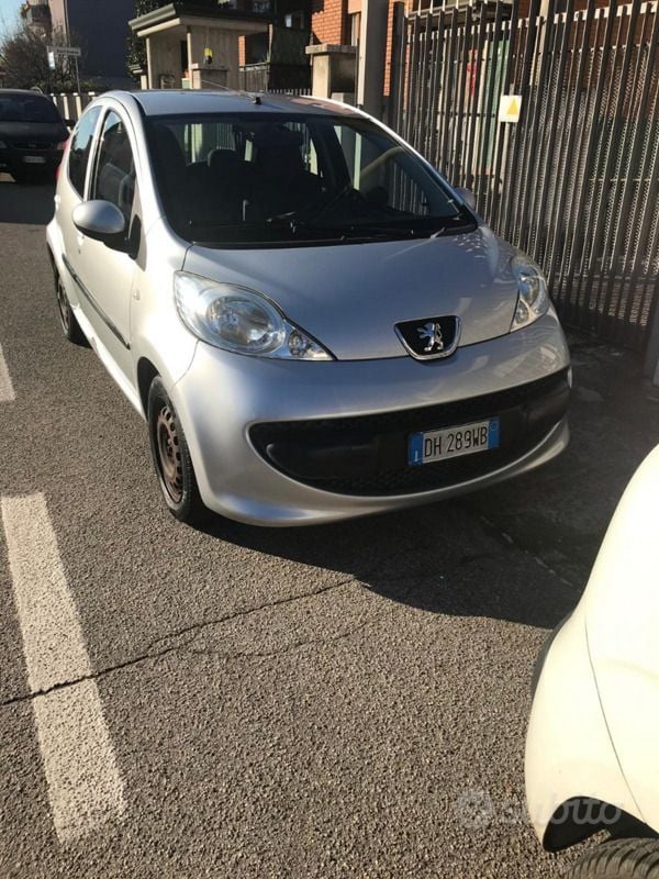 Usata Peugeot 106 60 CV (44 kW) 2002 Utilitaria