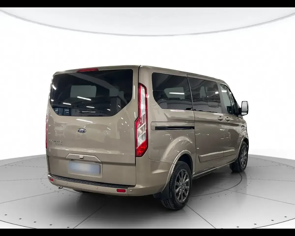 Usata Ford Tourneo Custom Titanium 170 CV (125 kW) 2023 Bronzo Furgone