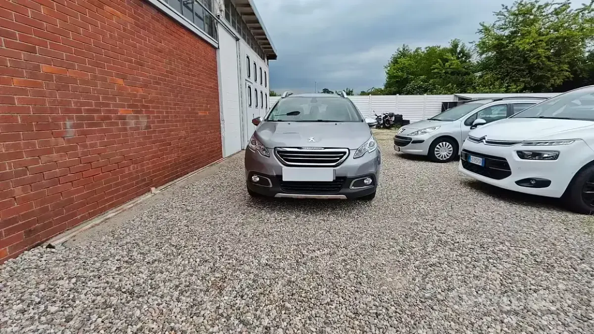 Usata Peugeot 2008 Allure 120 CV (88 kW) 2016 Grigio SUV