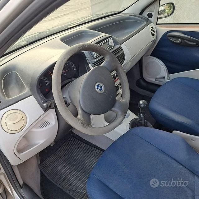 Usata Fiat Punto 80 CV (58 kW) 2007 Utilitaria