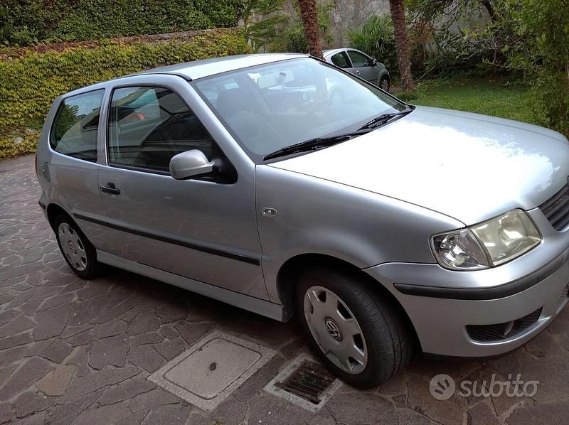 Usata VW Polo 75 CV (55 kW) 2001 Grigio Berlina
