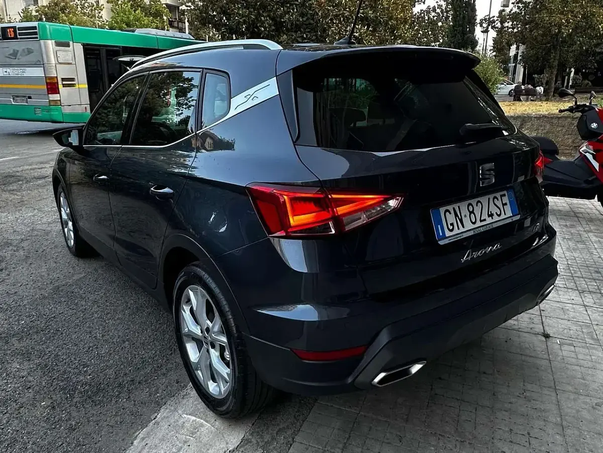 Usata Seat Arona FR 110 CV (80 kW) 2023 Grigio SUV