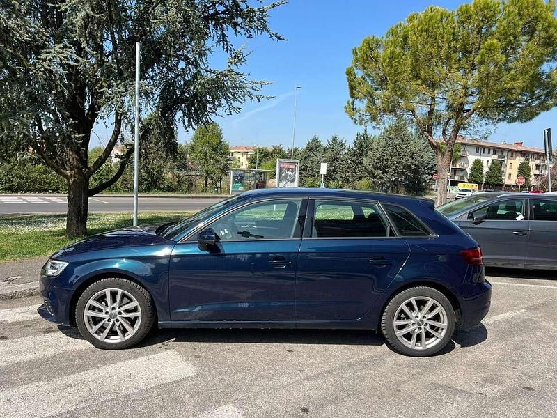 Usata Audi A3 Business 150 CV (110 kW) 2019 Blu/azzurro Berlina
