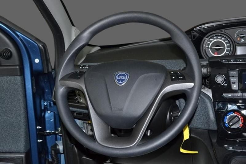 Gebraucht Lancia Ypsilon Silver 69 PS (50 kW) 2022 Blau Kleinwagen