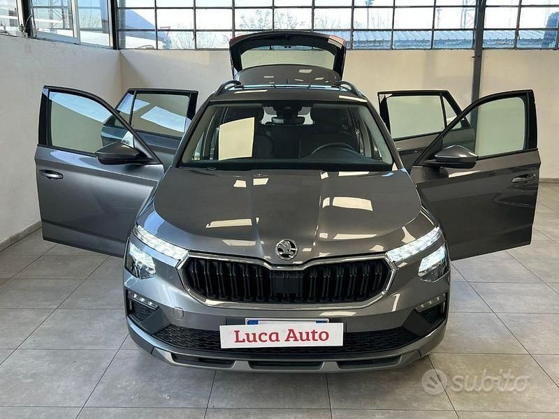 Grigio scuro Usata 2025 Skoda Kamiq SUV | 17.490 € (Ottimo prezzo) - Immagine 1/4