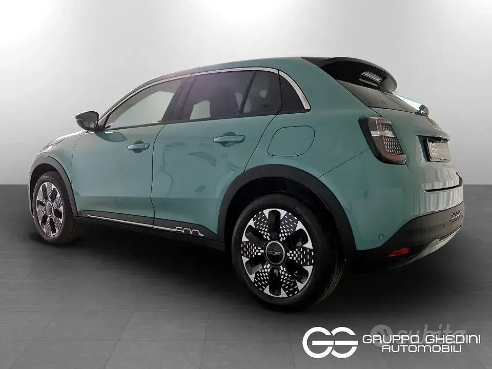 Usata Fiat 600 La Prima 101 CV (74 kW) 2025 Azzurro cielo d'italia SUV