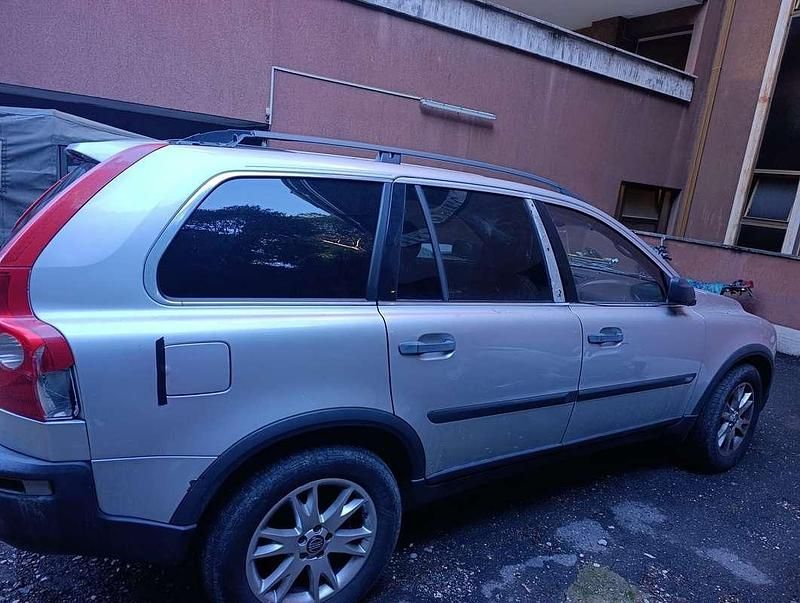 Usata Volvo XC90 209 CV (153 kW) 2004 Argento SUV