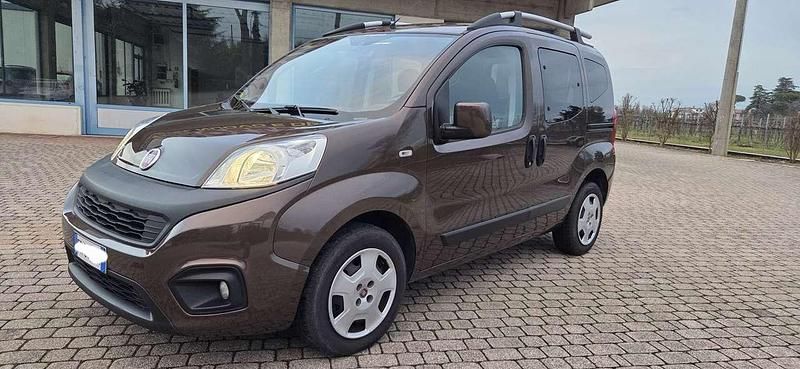 Usata Fiat Qubo Lounge 95 CV (69 kW) 2018 Marrone Monovolume
