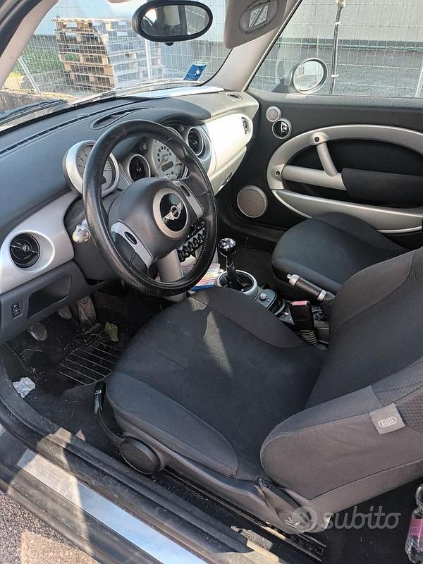 Usata Mini Cooper 116 CV (85 kW) 2005 Grigio Utilitaria
