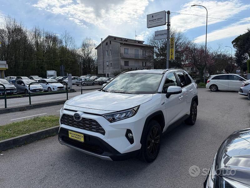 Usata Toyota RAV4 Hybrid 178 CV (130 kW) 2021 Bianco SUV