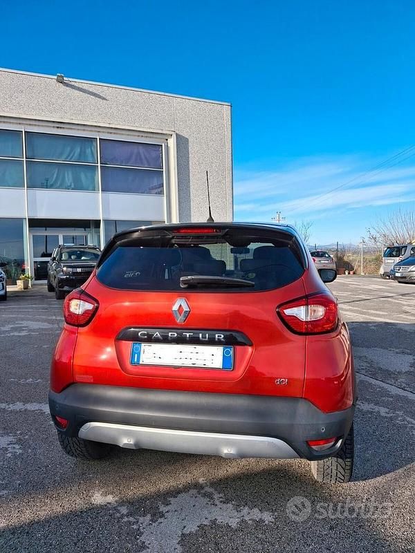 Usata Renault Captur Life 90 CV (66 kW) 2016 Rosso SUV