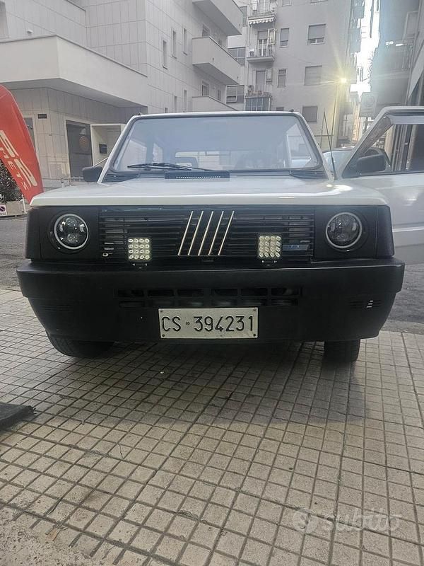 Usata Fiat 750 34 CV (25 kW) 1987 Berlina