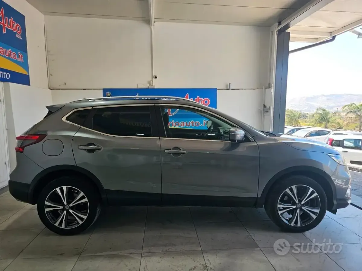 Usata Nissan Qashqai N-Connecta 116 CV (85 kW) 2018 Grigio SUV