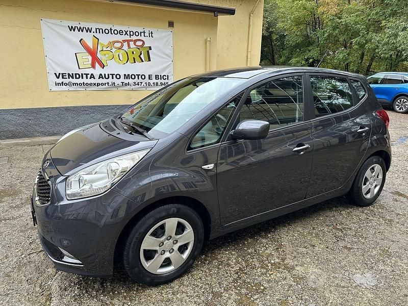 Usata Kia Venga 90 CV (66 kW) 2017 Grigio Utilitaria
