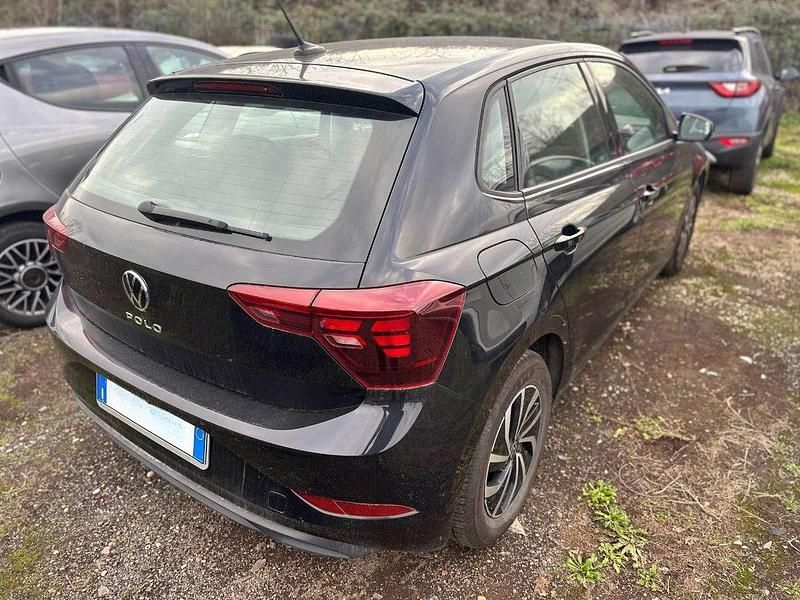 Usata VW Polo Life 95 CV (69 kW) 2023 Nero Utilitaria