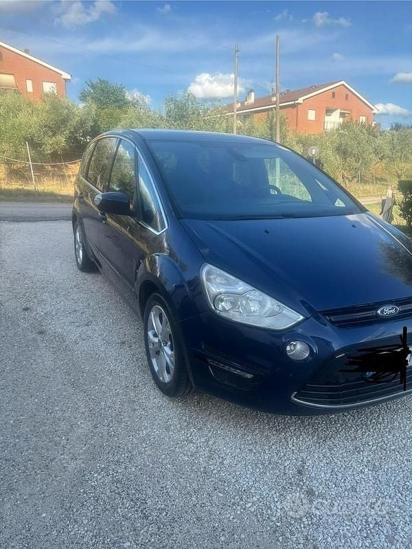 Begagnad Ford S-MAX Titanium 163 HK (119 kW) 2011 Blå Minibuss