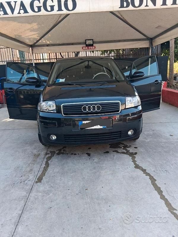 Usata Audi A2 75 CV (55 kW) 2004 Nero Utilitaria