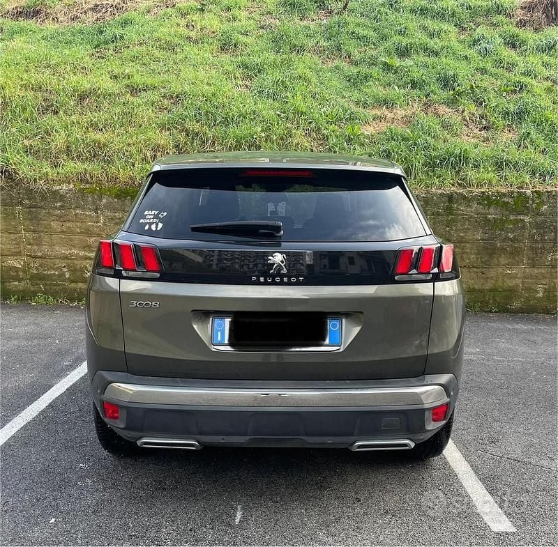 Usata Peugeot 3008 Allure 122 CV (89 kW) 2018 Grigio SUV