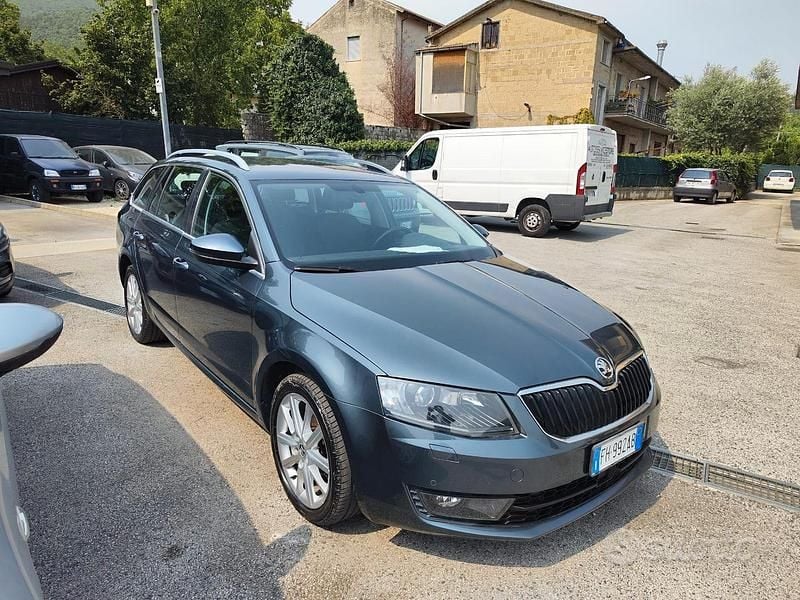 Usata Skoda Octavia G-TEC Executive 110 CV (80 kW) 2017 Grigio Station wagon