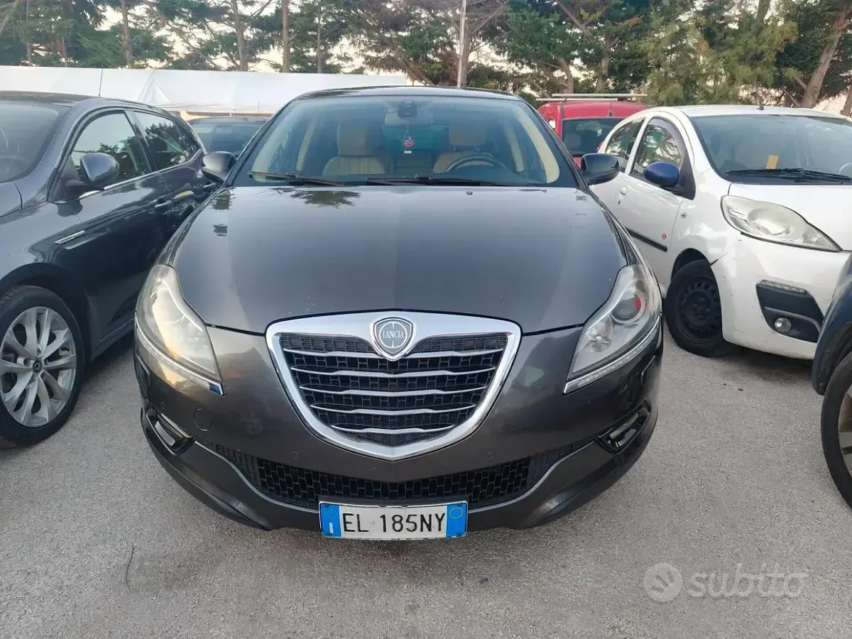 Usata Lancia Delta Platinum 120 CV (88 kW) 2011 Grigio Utilitaria