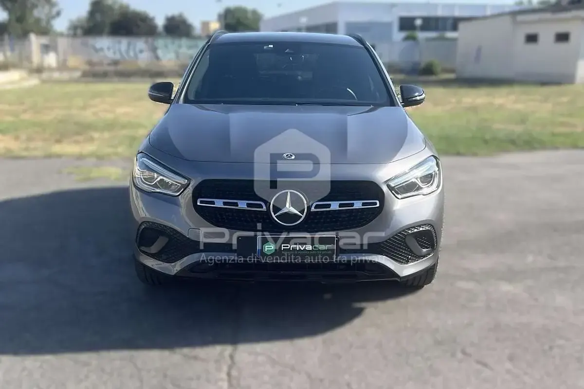 Usata Mercedes GLA200 150 CV (110 kW) 2022 Grigio SUV