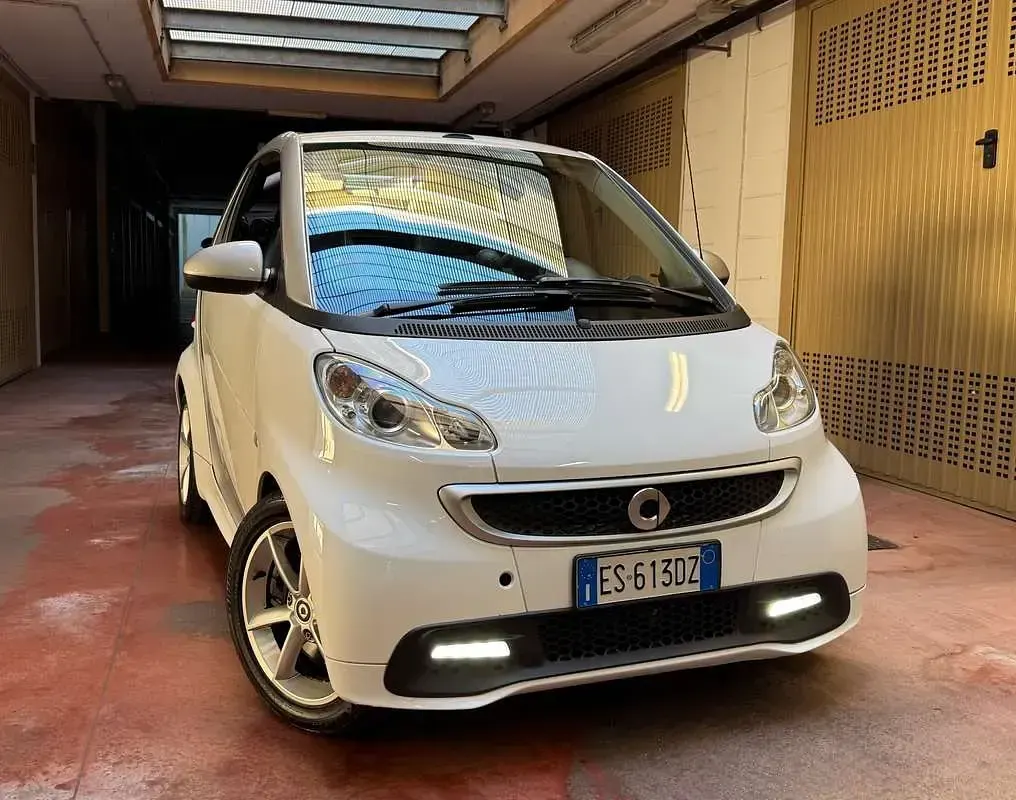 Usata Smart ForTwo Cabrio Pulse 54 CV (39 kW) 2013 Bianco Cabrio