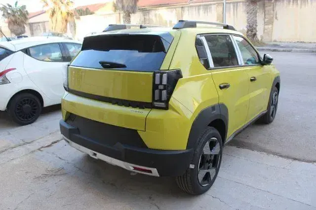 Nuova Fiat Grande Panda La Prima 100 CV (73 kW) 2026 Giallo Utilitaria
