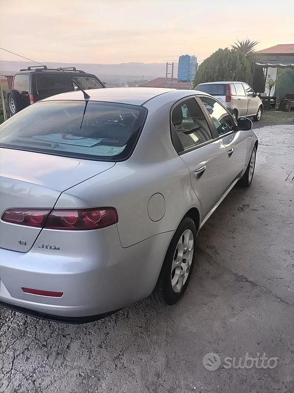 Usata Alfa Romeo 159 150 CV (110 kW) 2006 Grigio Berlina