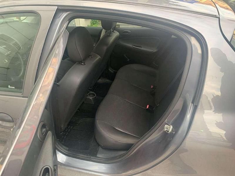 Usata Peugeot 206 60 CV (44 kW) 2010 Grigio Berlina