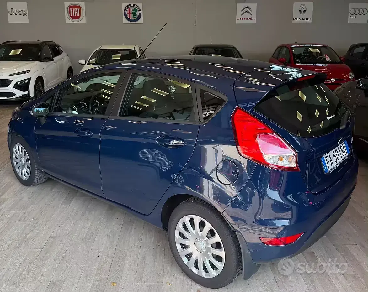Usata Ford Fiesta 95 CV (69 kW) 2015 Bluazzurro Utilitaria