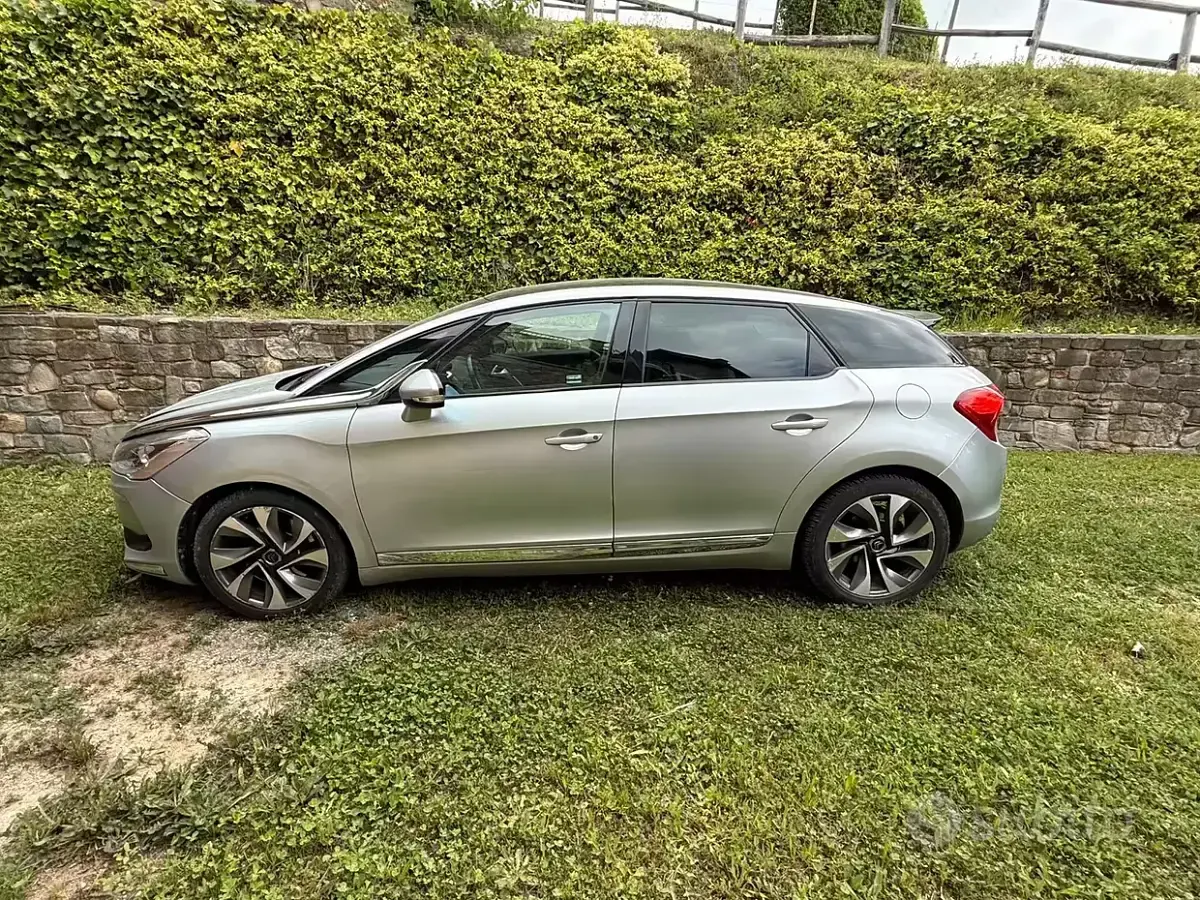Usata Citroën DS5 163 CV (119 kW) 2012 Grigio Utilitaria