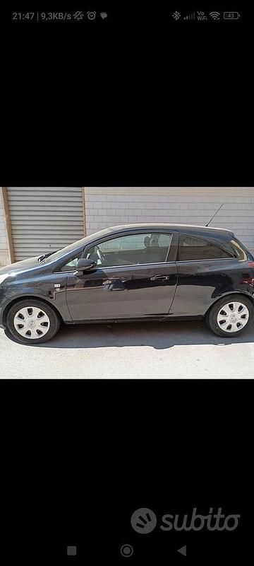 Usata Opel Corsa 75 CV (55 kW) 2010 Nero Berlina