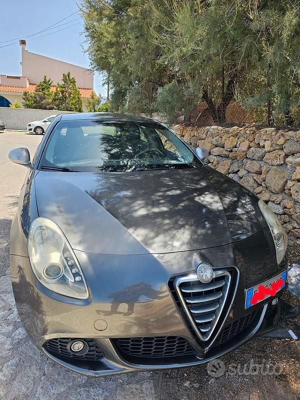 Usata Alfa Romeo Giulietta 170 CV (125 kW) 2010 Grigio Utilitaria