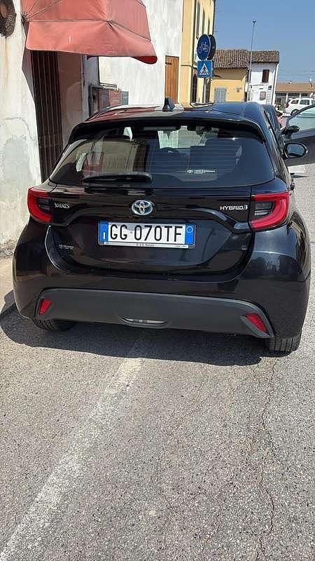 Usata Toyota Yaris Hybrid Trend 92 CV (67 kW) 2022 Berlina
