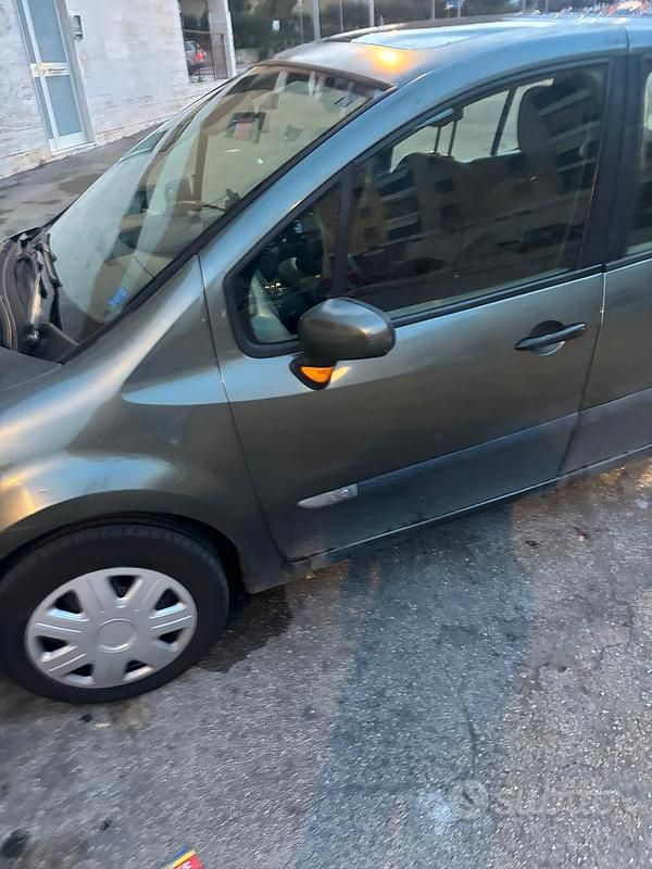 Usata Renault Modus 2009 Verde Monovolume