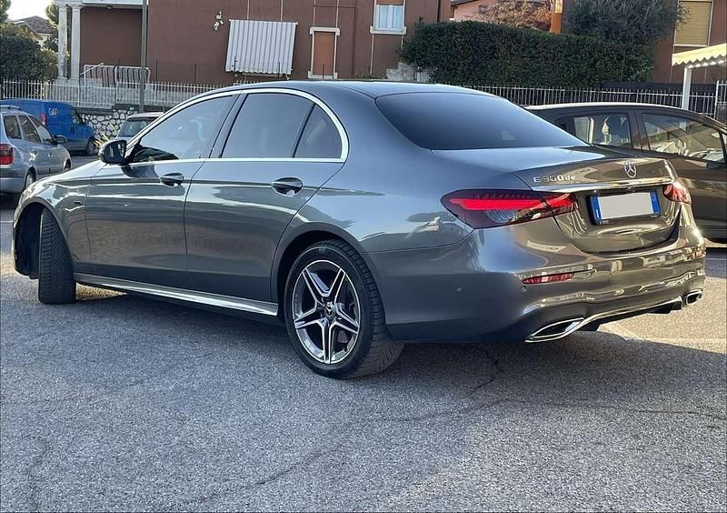 Usata Mercedes E300 Premium Plus 194 CV (142 kW) 2020 Grigio Berlina