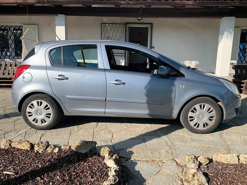 Usata Opel Corsa Club 80 CV (58 kW) 2007 Blu Utilitaria