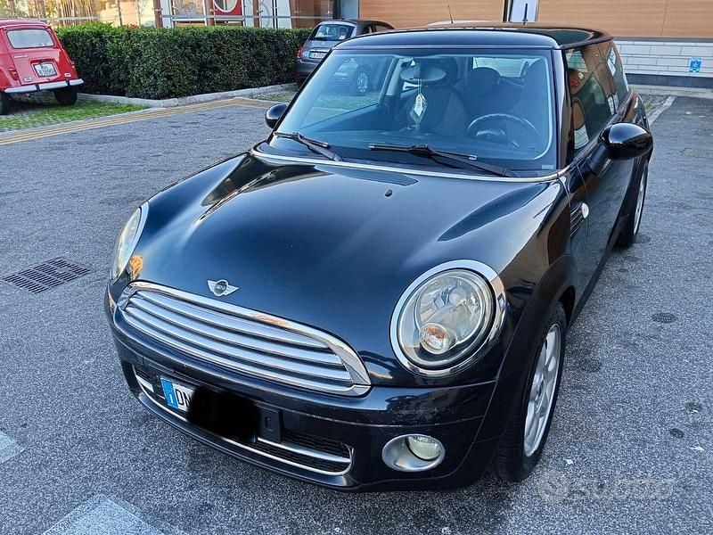 Usata Mini Cooper D 109 CV (80 kW) 2009 Nero Utilitaria