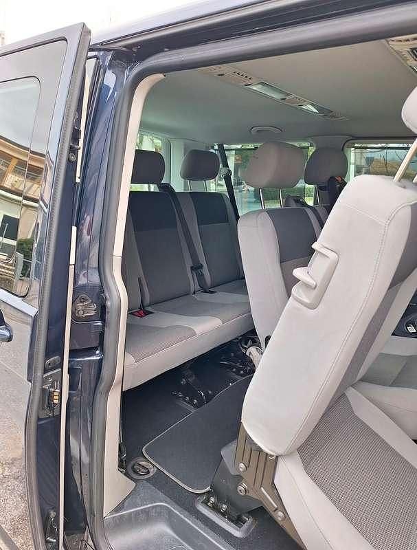 Usata VW Caravelle 140 CV (102 kW) 2013 Blu/azzurro Furgone