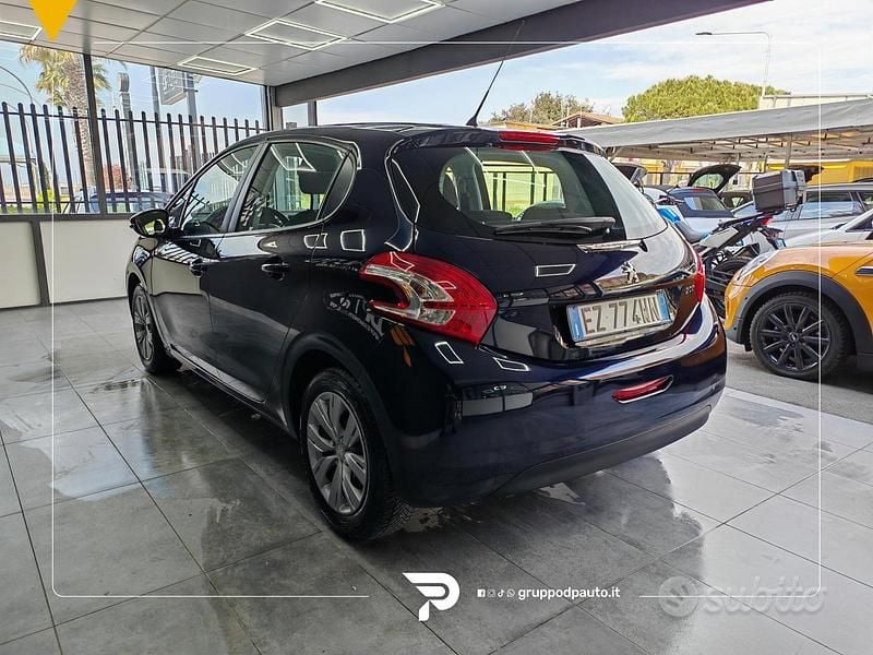 Usata Peugeot 208 Active 82 CV (60 kW) 2015 Blu Utilitaria