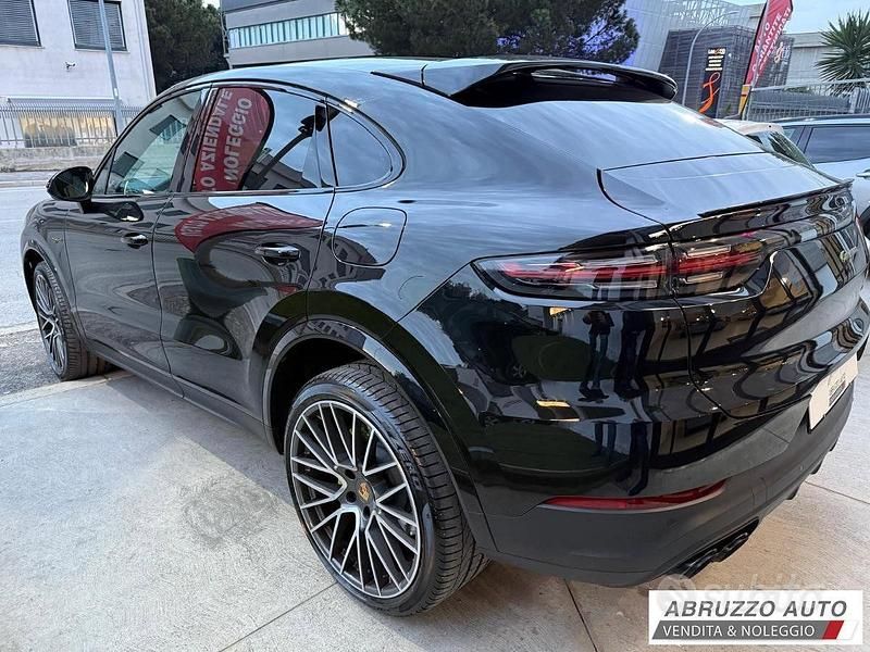 Usata Porsche Cayenne 344 CV (253 kW) 2022 Nero SUV
