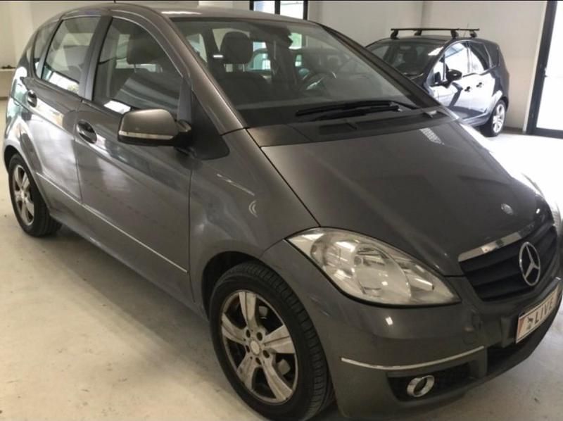 Usata Mercedes A180 Elegance 108 CV (79 kW) 2010 Grigio Monovolume