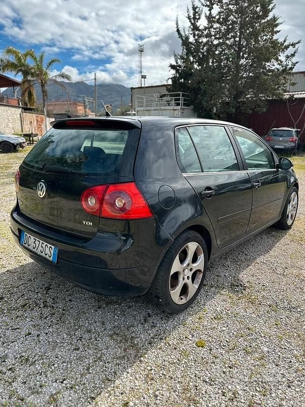 Usata VW Golf V 2005 Utilitaria
