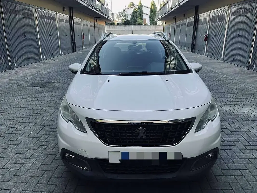 Usata Peugeot 2008 Active 82 CV (60 kW) 2017 Bianco SUV