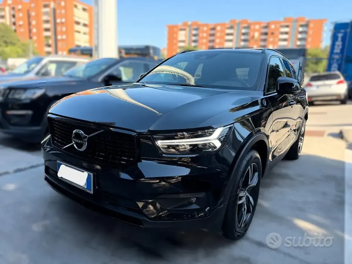 Usata Volvo XC40 R-Design 163 CV (119 kW) 2021 Nero SUV