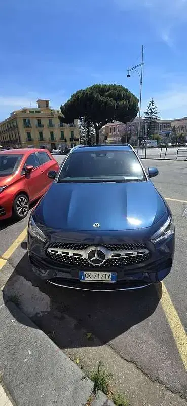 Usata Mercedes GLA250 Premium 160 CV (117 kW) 2023 Blu/azzurro SUV