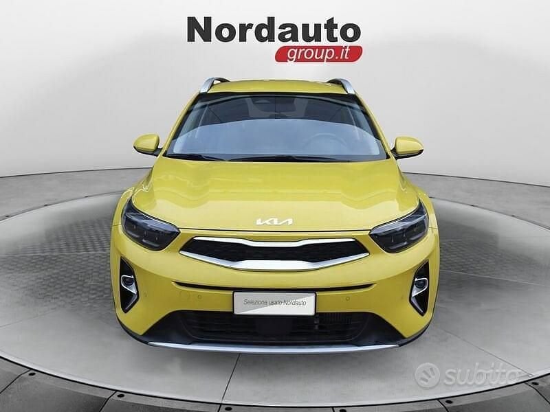 Usata Kia Stonic Urban 100 CV (73 kW) 2022 Giallo SUV
