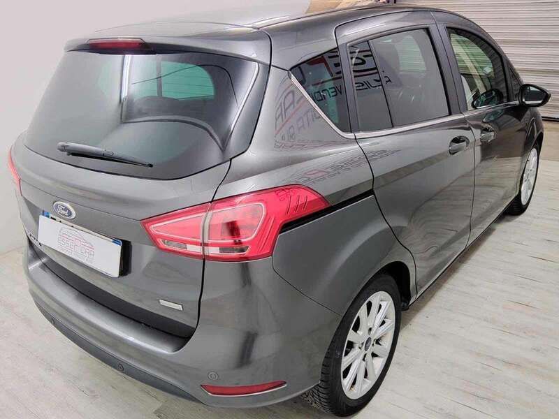 Usata Ford B-MAX Titanium 101 CV (74 kW) 2015 Grigio scuro Monovolume