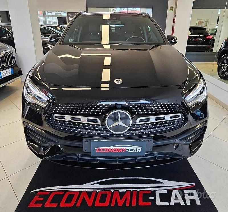 Usata Mercedes GLA180 Premium 116 CV (85 kW) 2023 Nero SUV