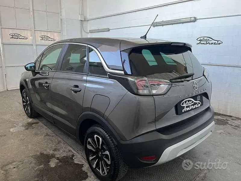 Usata Opel Crossland Elegance 131 CV (96 kW) 2023 Grigio SUV